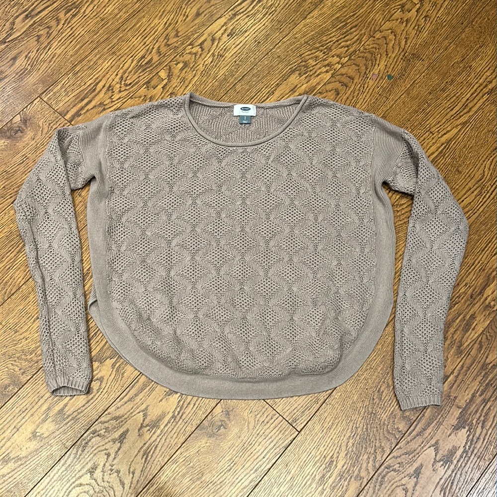 Beautiful feminine detailed sweater - Small